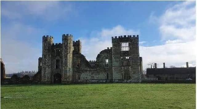 Plans for a new temporary accessible ramp at the Cowdray Ruins in Midhurst have been approved.