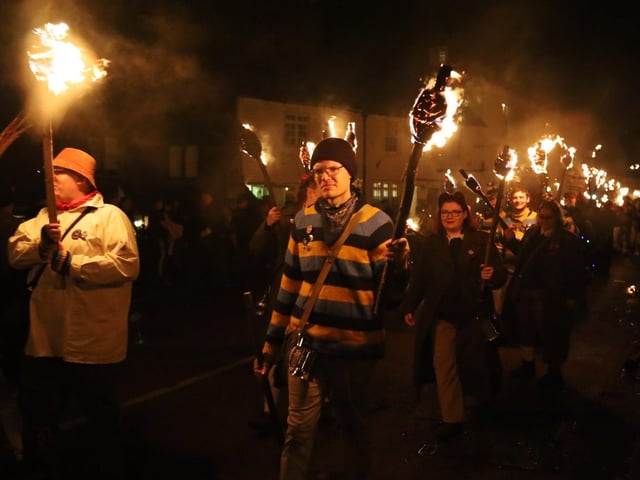Robertsbridge Bonfire 2023. Photo by Andrew Clifton.