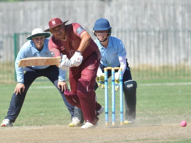 Worthing beat Preston Nomads 2nd XI to guarantee Division 2 safety on Saturday. Photographer Stephen Goodger was there to catch the action