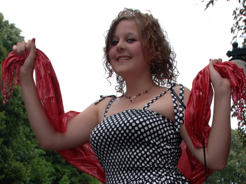 Chelsea Pegram arriving for the Davison High School prom at Highdown Towers in June 2008
