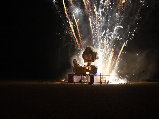 Hastings Bonfire 2024. Photo by Andrew Clifton.