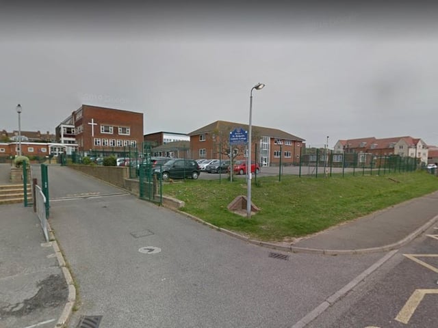 At St Richard's Catholic College, 82% of parents who made it their first choice were offered a place for their child. A total of 43 applicants had the school as their first choice but did not get in.