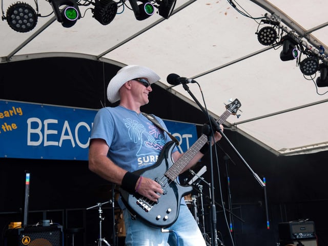 Hastings Old Town Carnival Week: Nearly on the Beach Concert. Pic by Frank Copper.