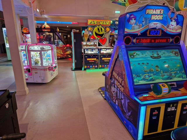 We tried out a family weekend break at Seal Bay Resort in Selsey. We stayed in a platinum caravan and experienced a host of activities and entertainment across the seaside West Sussex site.