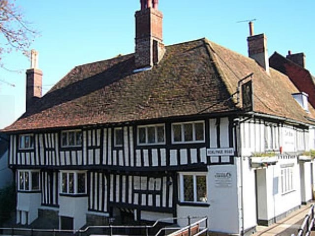 The Lamb, High Street, Old Town, Eastbourne. An historic Harvey’s inn, dating from 1180, in the heart of Eastbourne’s old town, next to the parish church of St Mary’s. Period features include beamed ceilings and a covered well. Vegan and vegetarian food options. Tours of the crypt and beer cellar available on request.