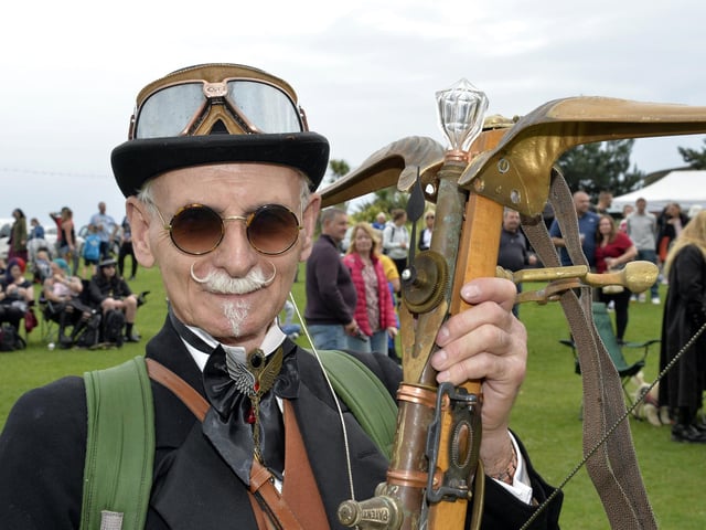 Steampunk Festival Eastbourne 24 (Photo by Jon Rigby)