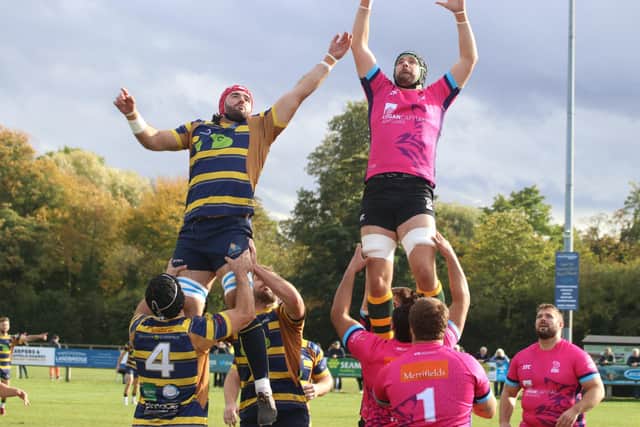Lineout time for Worthing Raiders and Bury St Edmunds | Picture: Colin Coulson