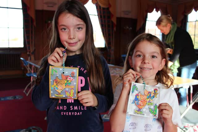 Tabby and Gigi Jones with their three French hens