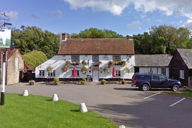 The Cricketers is a traditional 16th Century pub, which has been used as a rest stop by travellers for hundreds of years.