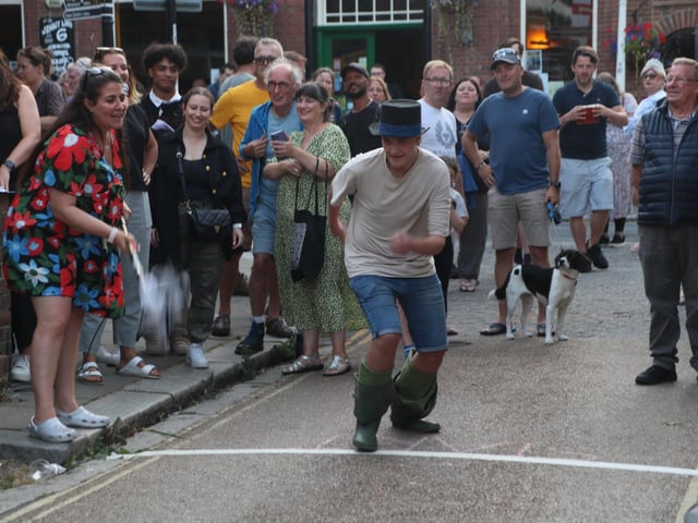 Hastings Old Town Carnival Week 2022: Seaboot Race. Photo by Roberts Photographic