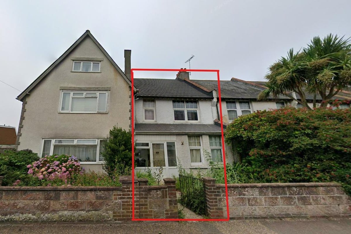 Plans to convert a terraced house in Bognor Regis to an eight bedroom shared house refused