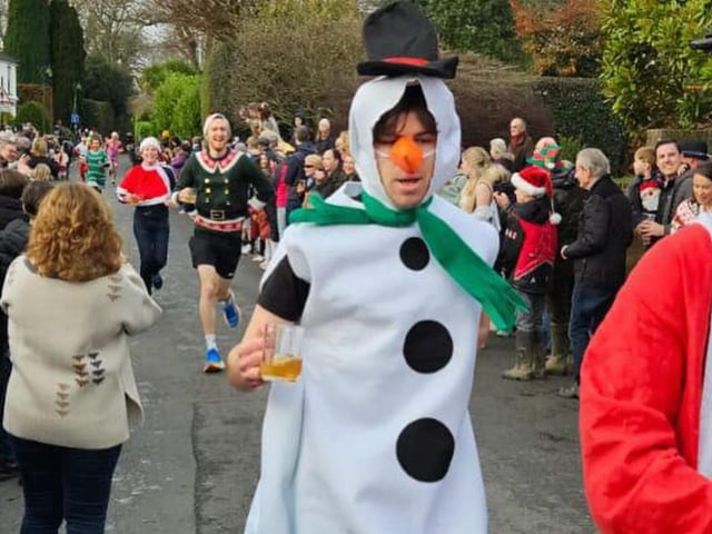 The Denmans Lane Dash 2023 took place in Lindfield on Boxing Day to raise money for Kangaroos charity
