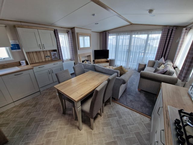 We tried out a family weekend break at Seal Bay Resort in Selsey. We stayed in a platinum caravan and experienced a host of activities and entertainment across the seaside West Sussex site.