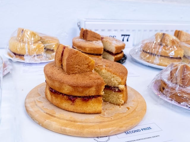 Entries for Victoria sandwich with raspberry jam filling
