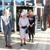 DM17114831a.jpg The Queen visits Chichester Festival Theatre. Unveiling the plaque to commemorate her visit. Photo by Derek Martin Photography.