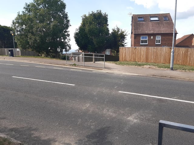 Cross the road and carry on down the footpath opposite