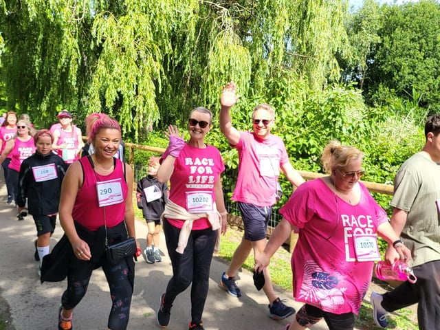 Oakwood School at Horsham Race for Life 2022