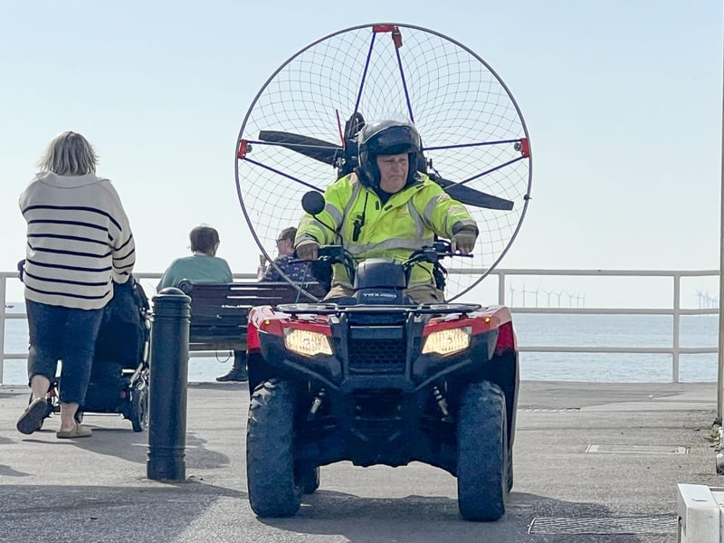 A motorised paraglider has ‘crashed into the water off Worthing Pier’, sparking a large emergency response.