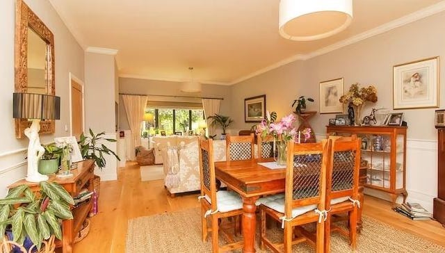 The dining area has is a dual aspect room with access to the rear garden