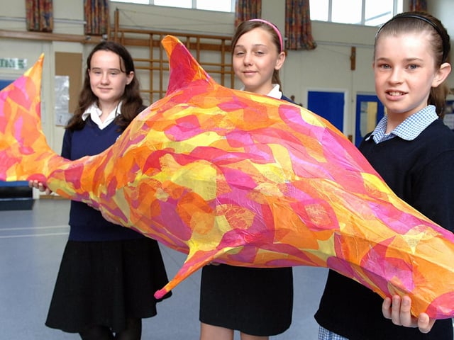 Polly Kennard, Olivia Smith and Eleanor Gilbert at St Nicolas and St Mary Primary School with a dolphin for the 2007 festival