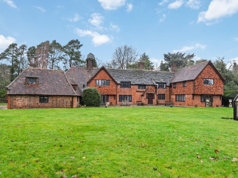 Outside of the property you will enjoy a southernly facing terrace and gardens, along with a heated swimming pool complete with retractable cover.