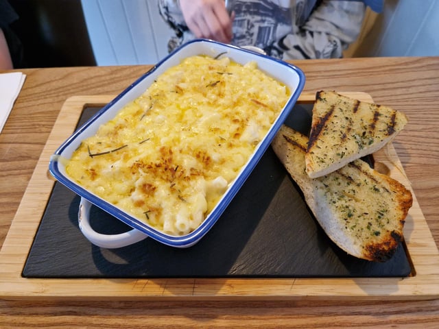 We tried out a family weekend break at Seal Bay Resort in Selsey. We stayed in a platinum caravan and experienced a host of activities and entertainment across the seaside West Sussex site.