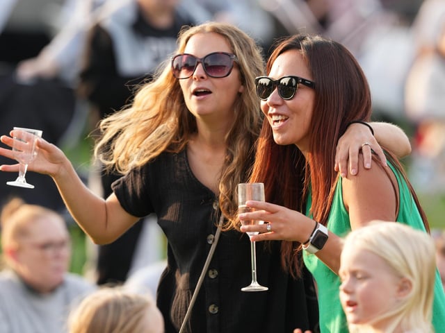 Hundreds enjoy return of free Worthing music festival BroadFest – In Pictures