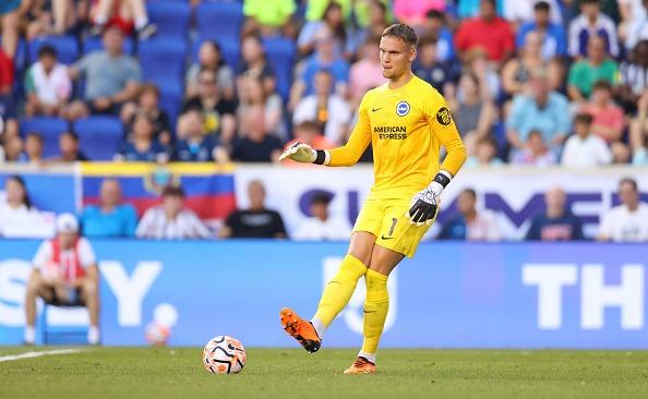 The young Dutch goalkeeper joined from Anderlecht for around £16m and has made five appearances and conceded eight goals. His four PL outings have all been at the Amex, with his one away appearance coming at Chelsea in the Carabao. The 21-year-old looks a good shot stopper, commands his box well but has made a few howlers with his distribution, including the one against Liverpool last time out. Huge potential, continues to be rotated with Jason Steele but looks a sound investment for the future.