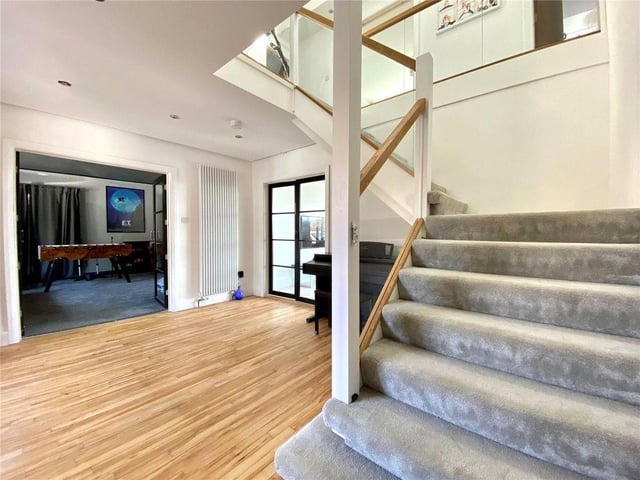 Zoopla said, "Friston sits within miles of scenic downland countryside of the South Downs National Park."