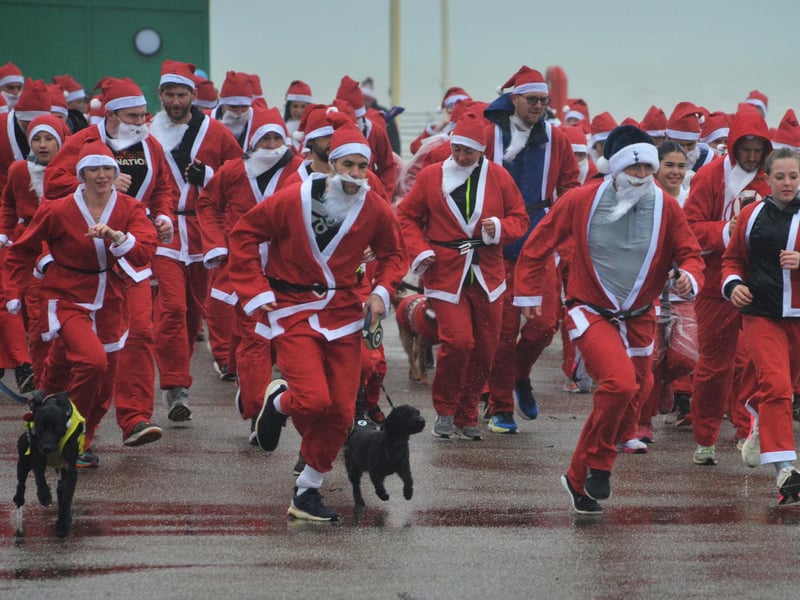 Bexhill Lions' Santa Dash & Santa Paws 2025. Pic Justin L.