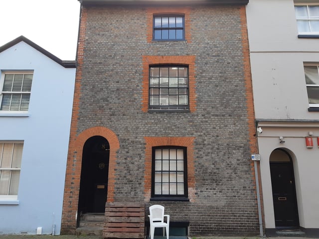No. 8 Ann Street was once home to the wonderful Optimus Books, which was also accessible from Warwick Street