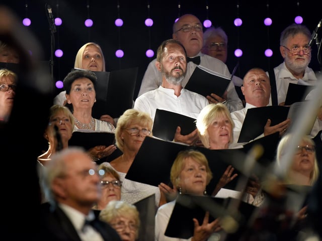 Hastings Beer and Music Festival 2017: Proms Night