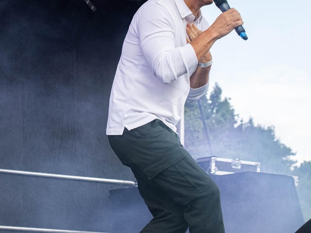 Crawley Pride 2022 - Picture by Geoff Nichols Photography | Instagram @geoffnphoto | Twitter @geoffnicphoto