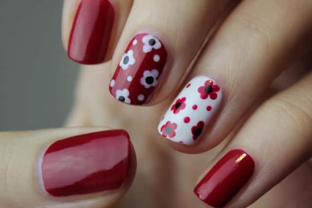 A Horsham nail bar is hoping it will soon be able to sell alcohol to customers while they have their nails done