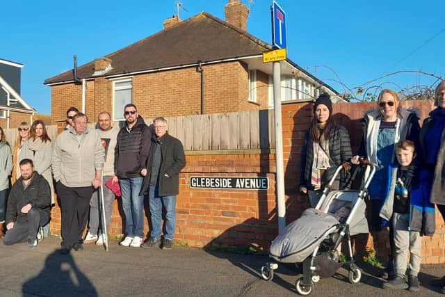 Worthing borough councillors John Turley and Dale Overton met with a group of 16 residents in Glebeside Avenue to discuss road safety for local schoolchildren.