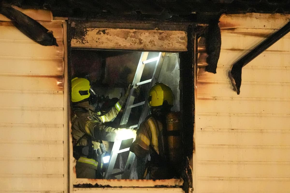 Feuerwehr zu Brand in Pulborough gerufen