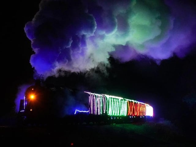 Take an evening ride on a cosy steam train through the Sussex countryside near Haywards Heath and enjoy a spectacular light show as you travel. Photo by Casey Photography
https://www.bluebell-railway.com/whats-on/steamlights/
