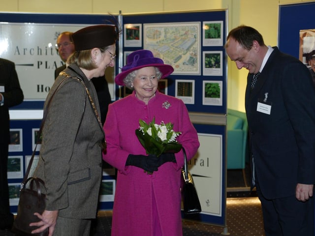JPCT 24 October 2003 Queen visits Horsham. The Capitol C3440888a -photo by Derek Martin