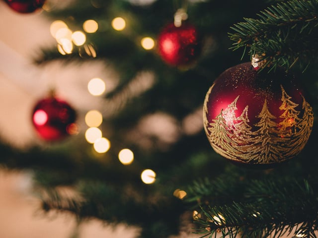 Browse for handmade stocking fillers and beautiful gifts at our Christmas craft and design fair. Ceramics, textiles, pottery, glasswork, contemporary jewellery, artwork, interior and home accessories and more.
Free entry, Upstairs at the Enterprise Shopping Centre.