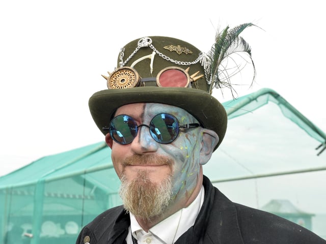 Steampunk Festival Eastbourne 24 (Photo by Jon Rigby)