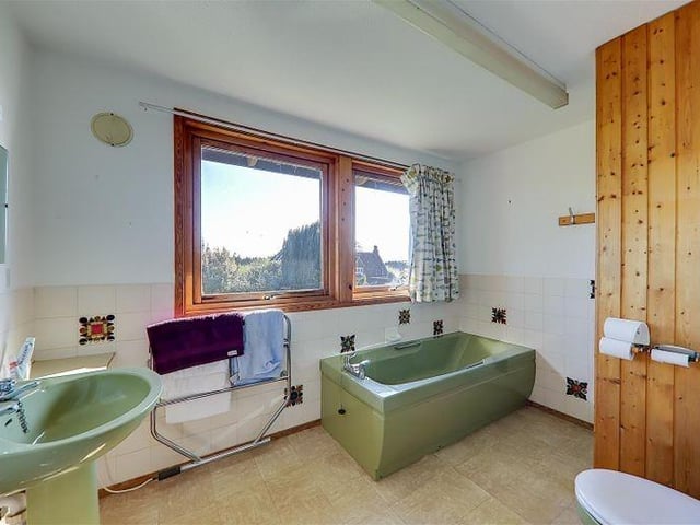 The bathroom has a bath, hand basin, bidet, WC and step-in shower cubicle