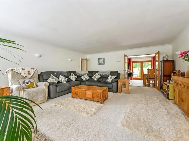 The spacious living room certainly leaves an impression!