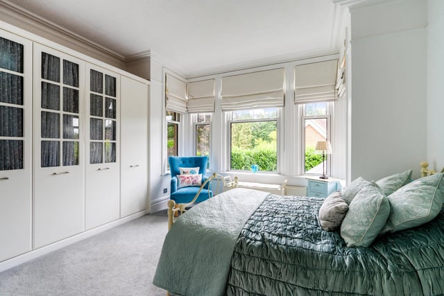 There are seven well-proportioned bedrooms, plus a detached two-bedroom annexe