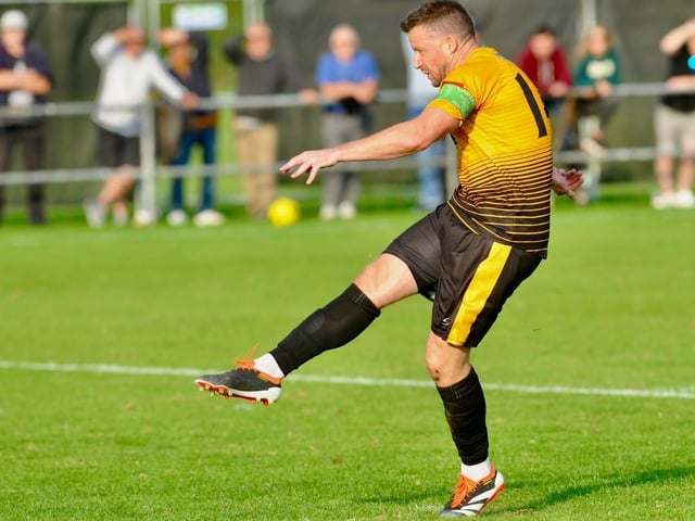 Littlehampton Town v Burgess Hill Town in the FA Trophy