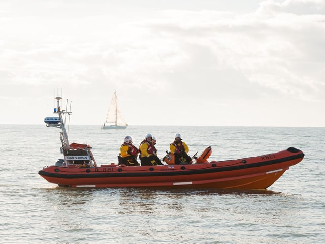 Littlehampton RNLI Lifeboat Station held its first December Dip on Saturday, December 10, 2022, to raise vital funds for the lifesaving work of its volunteer crew