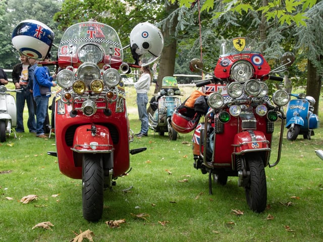 Crowds enjoyed the spectacular scooter rally which took place at Bognorphenia this weekend.