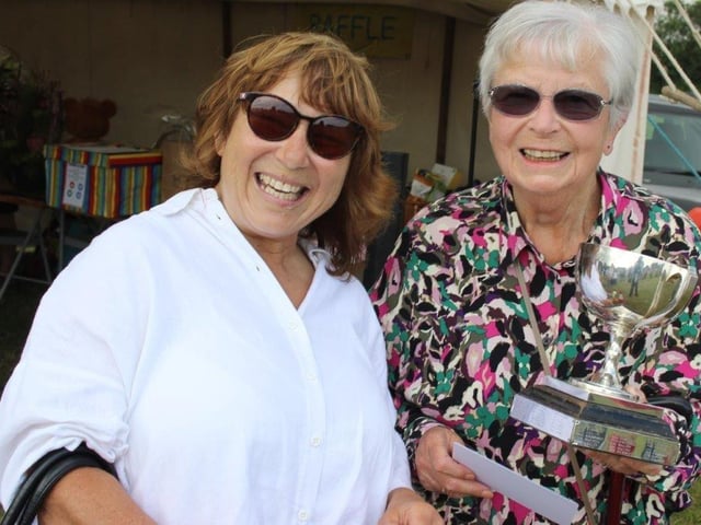 Sue Pitman won the Woodard Trophy for best cut flower with an excellent stem of gladiolus