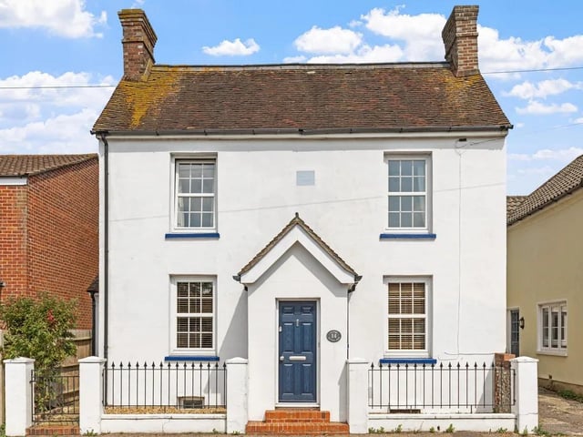 Looking at it from the outside, this 3 bedroom property almost looks like a dolls house.