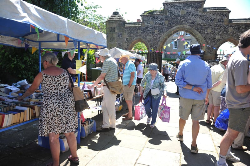 Browsing the stalls. Picture: Steve Robards/Sussex World