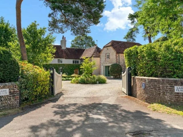 A young entrepreneur has transformed the annexe of her parents’ 1600s cottage into a new holiday let, with hopes of encouraging more young people to discover what West Sussex has to offer.